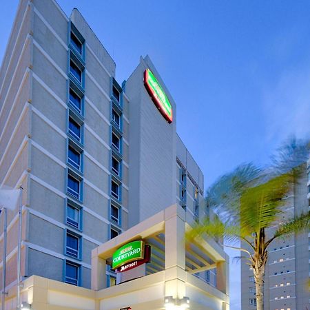 Courtyard By Marriott San Juan Miramar Hotel Exterior photo