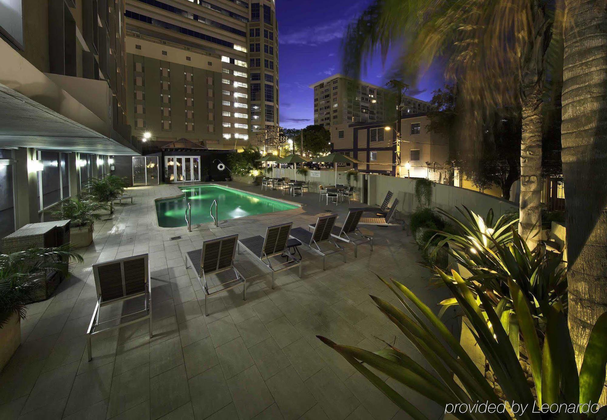 Courtyard By Marriott San Juan Miramar Hotel Exterior photo